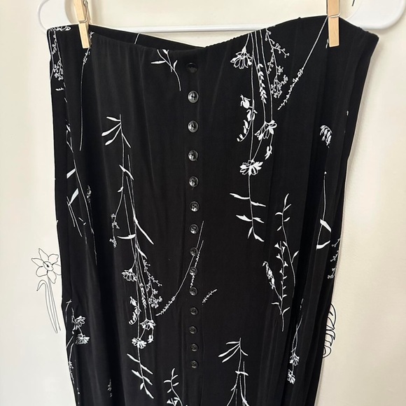 Black and White Floral Midi Skirt RL RICHARD NEW YORK - Picture 2 of 4